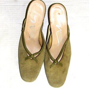 Newport News Avocado Green Suede Leather Kitten Heels  Mules Women Size 7B
